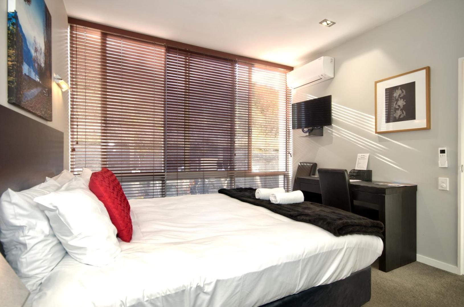 Pure Retreat Lake Views Distretto di Distretto di Queenstown Esterno foto